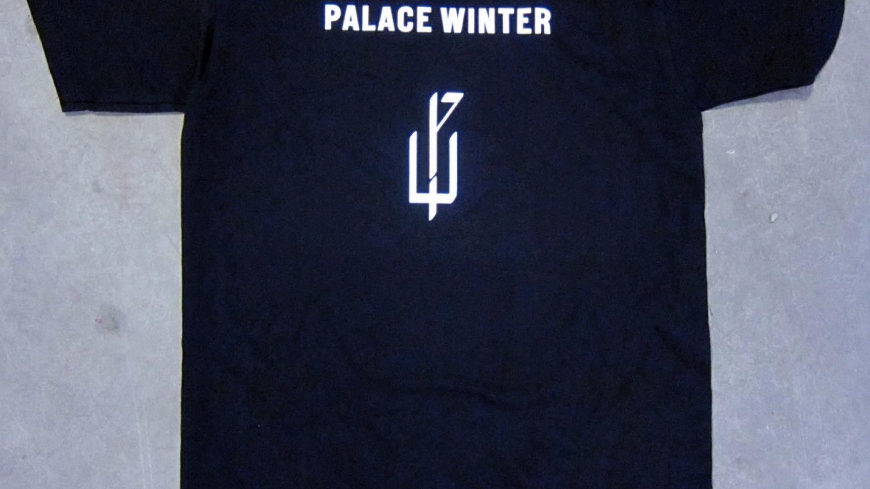 Palace Winter - Black logo tee